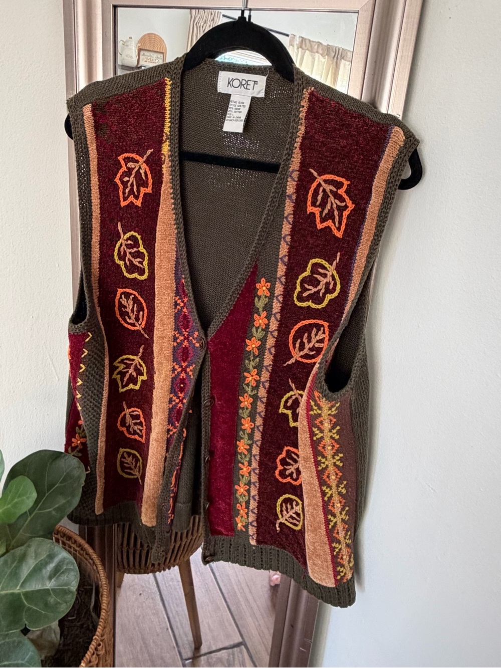 Vintage KORET Embroidered Fall Sweater Vest Large 55% Ramie Cottagecore
